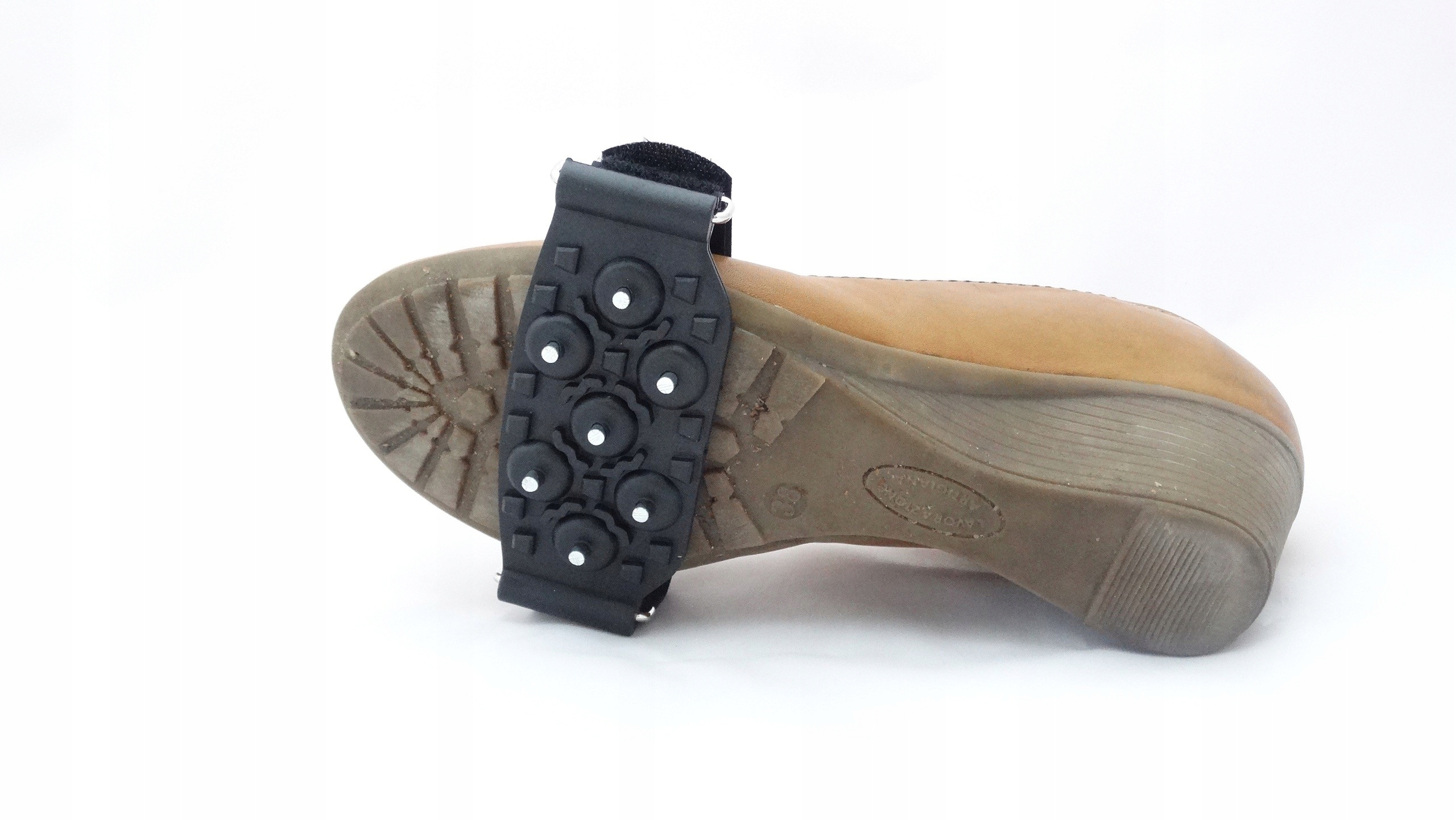 Antypoślizgowe raki na buty damskie – Twoje wsparcie w zimowych przygodach