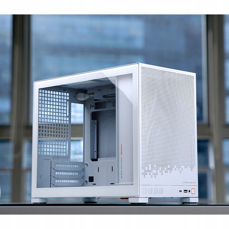 Porty na panelu przednim – USB 3.2 i audio