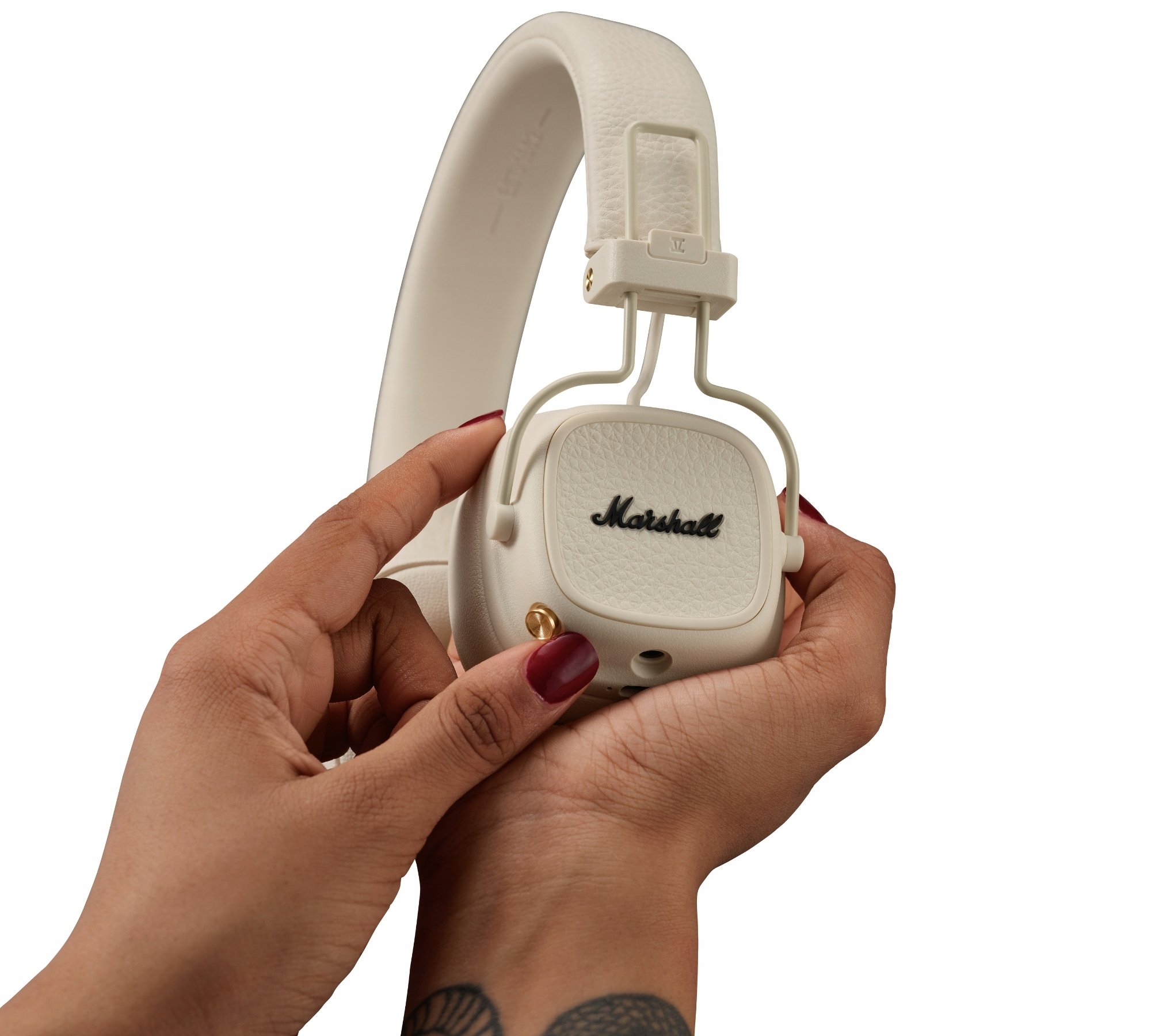 Ładowanie bezprzewodowe i przez USB-C