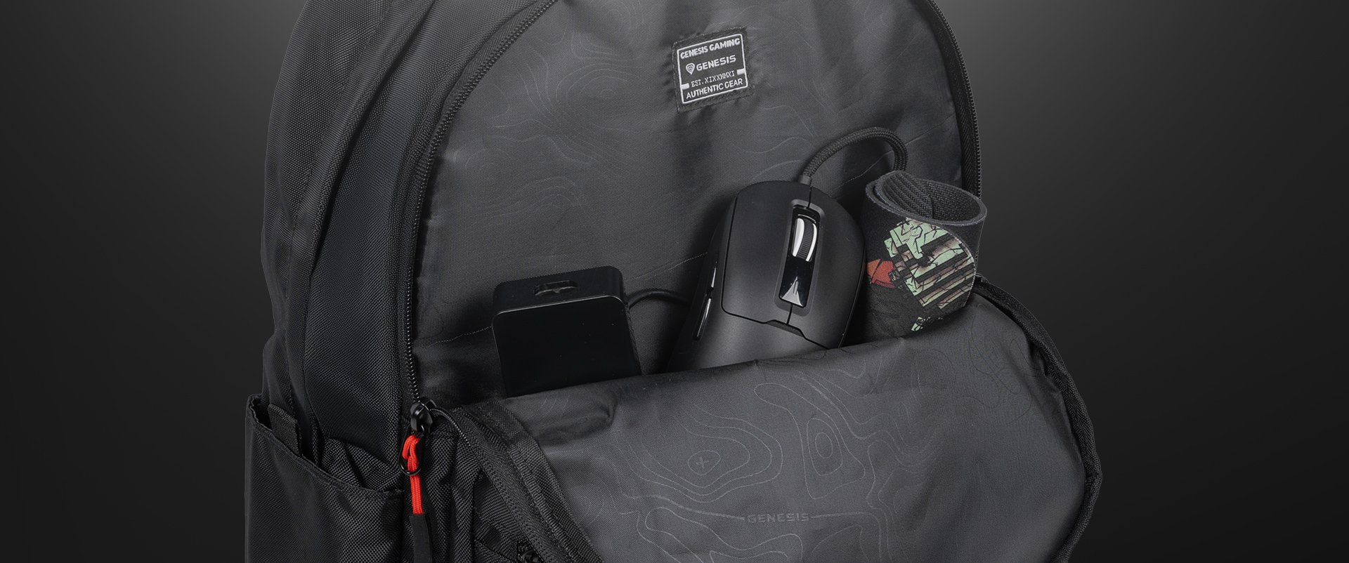Czarny plecak Genesis Pallad 200 z przednią kieszenią mieszczącą mysz, telefon i kubek. Pojemność 19 litrów