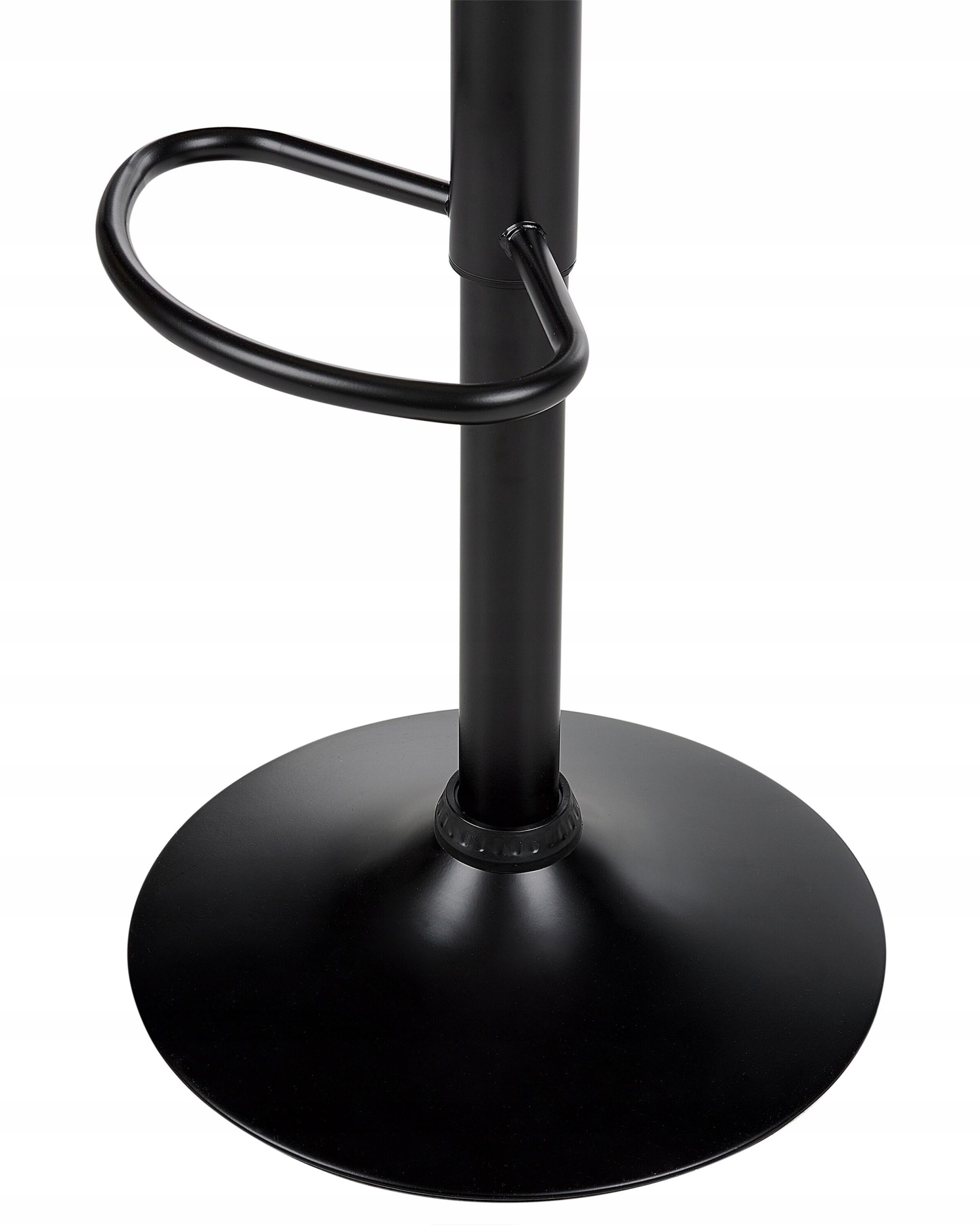 Wysoka jakość materiałów – ekoskóra* i czarny metal