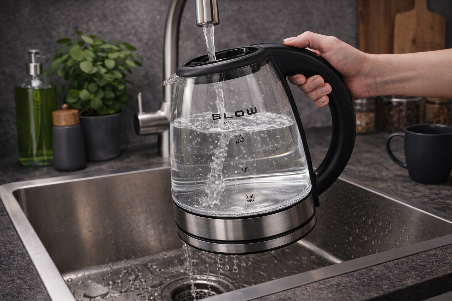 Duża pojemność 1,8L – idealny dla całej rodziny