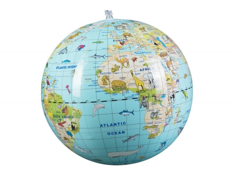 Kolorowy globus z ilustracjami zwierząt