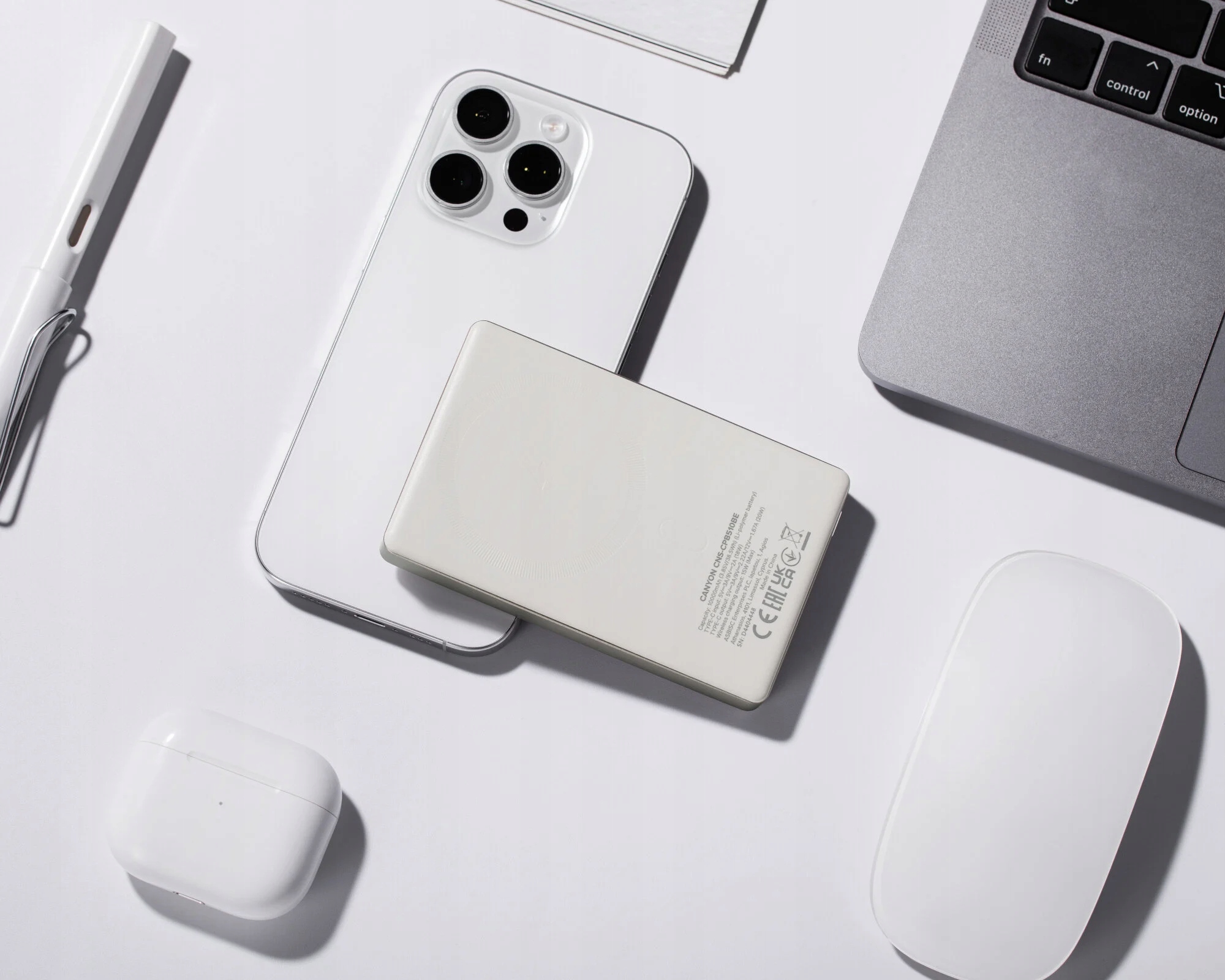 Kompaktowy i elegancki design – idealny do biura i w podróży