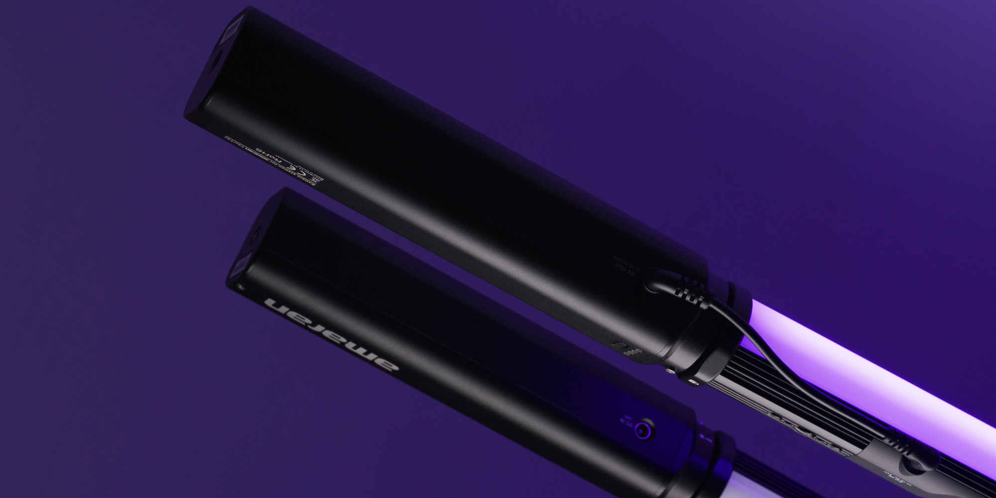 Lampa LED Amaran T4c - Wiele sposobów zasilania