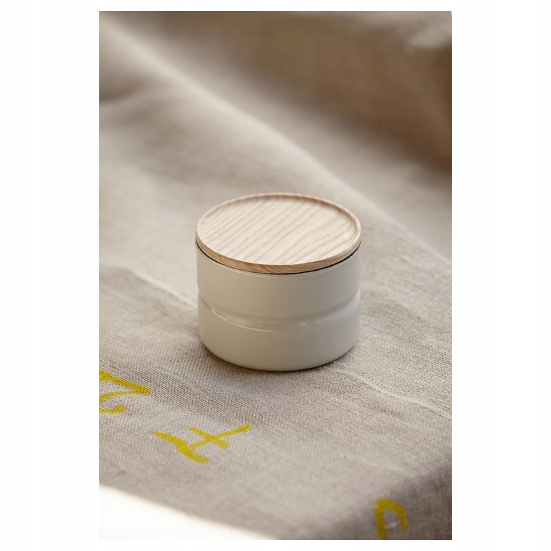 Odporny na zarysowania i łatwy w czyszczeniu