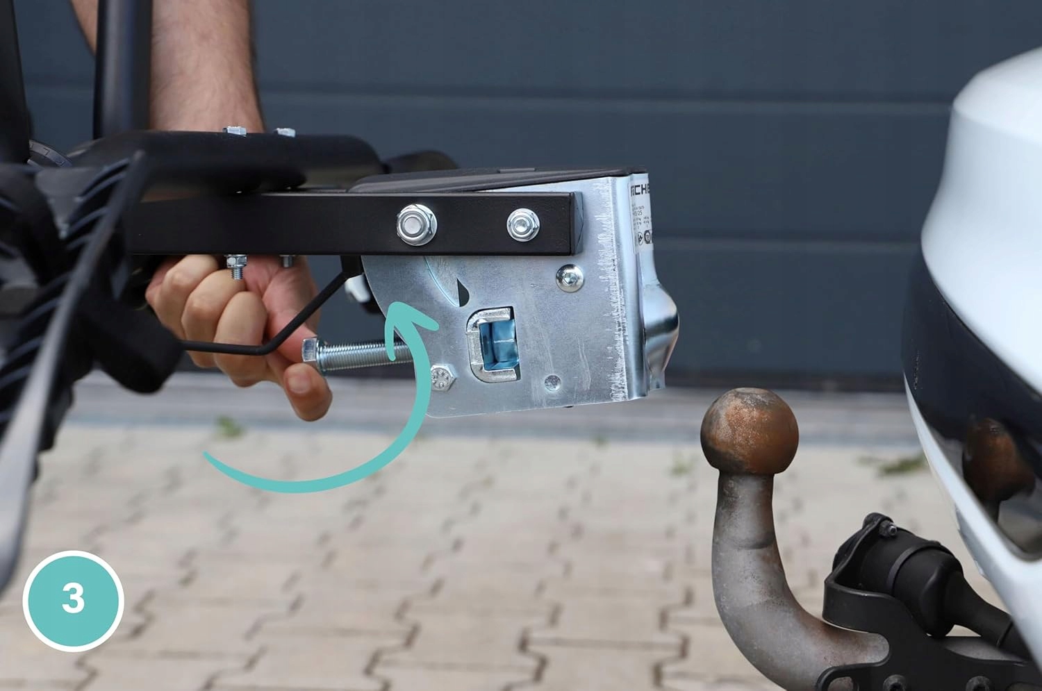 Składana konstrukcja dla łatwego dostępu do bagażnika