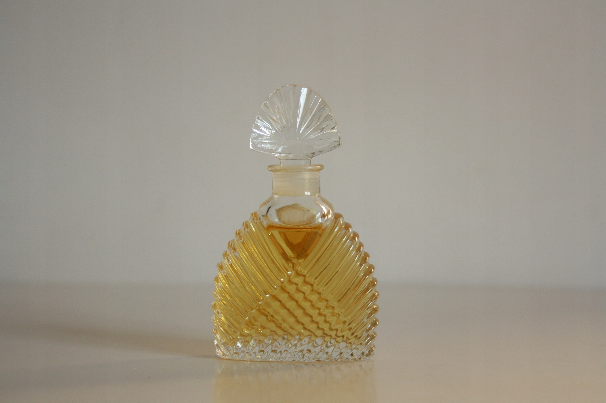 Kolekcjonerska miniatura – Piękna oprawa dla miłośniczek perfum