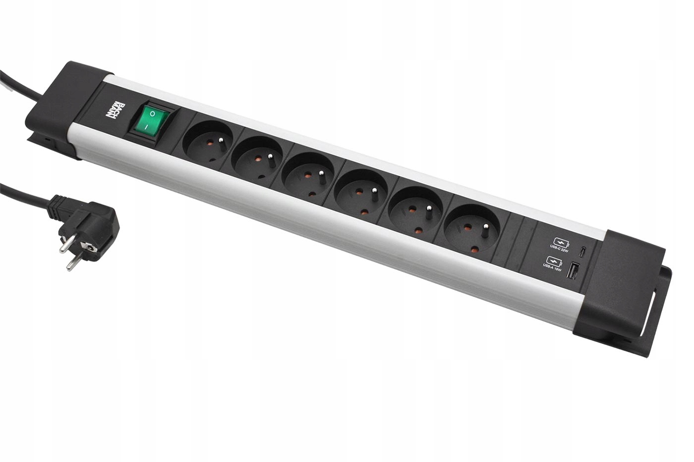 CONNECTUS 6xUTE, 1xSwitch, 1xUSB A/C 22W – Nowoczesna listwa zasilająca od Bachmann