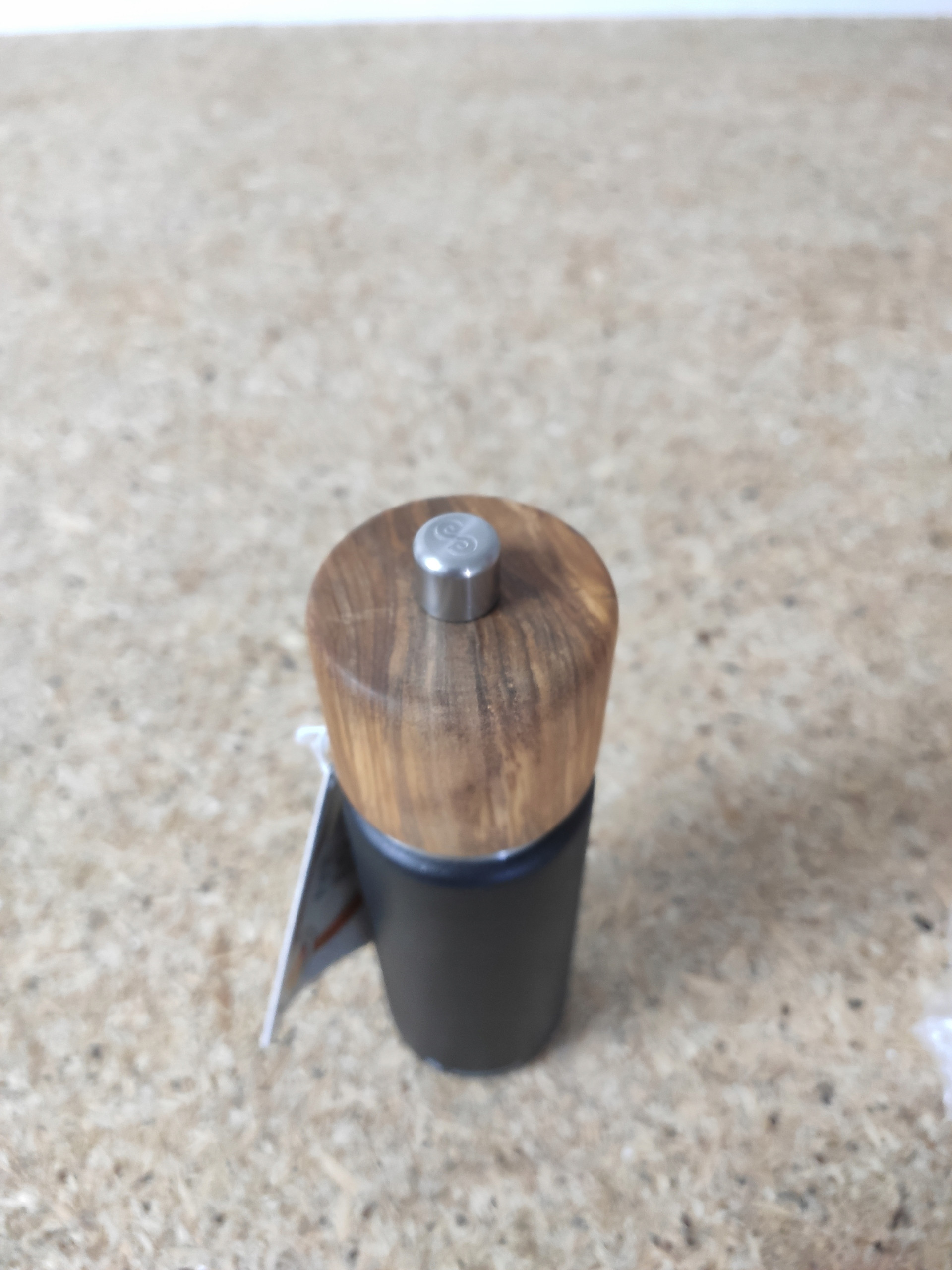 Estetyczny element wyposażenia kuchni – Idealny dodatek do stołu