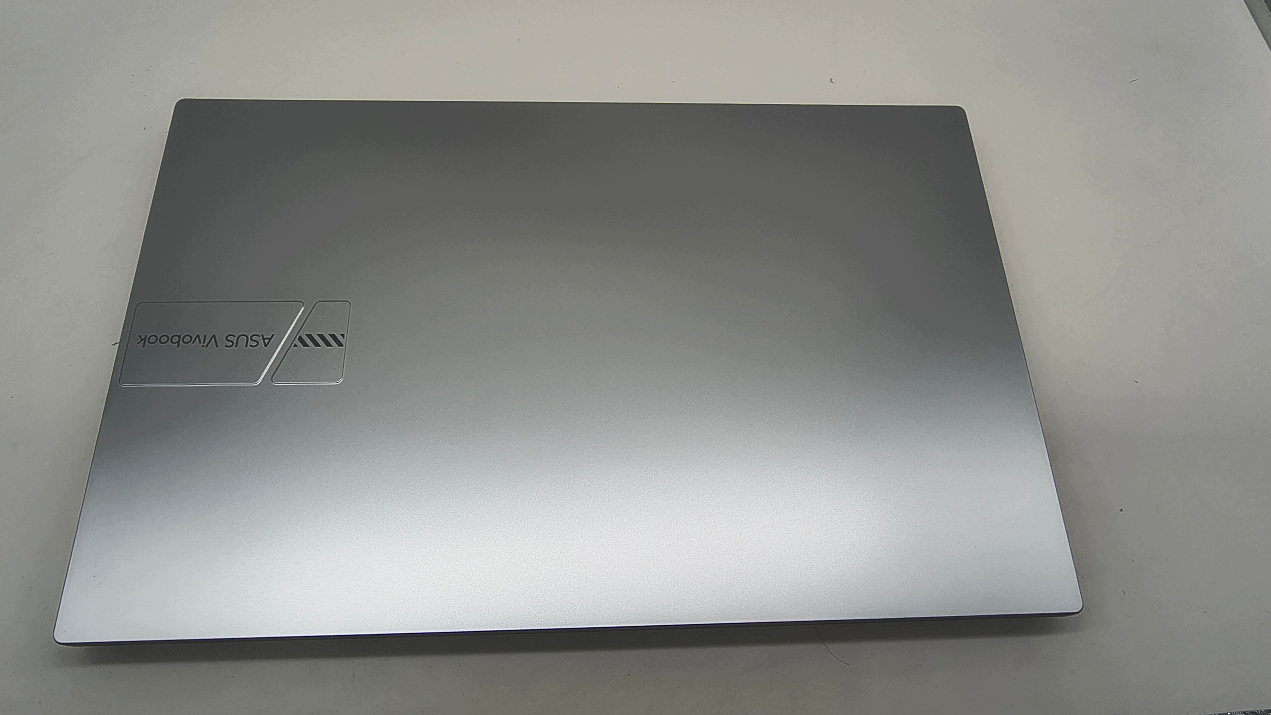 Laptop ASUS VivoBook 15 X1504ZA-BQ506 – Wydajność i elegancja w jednym