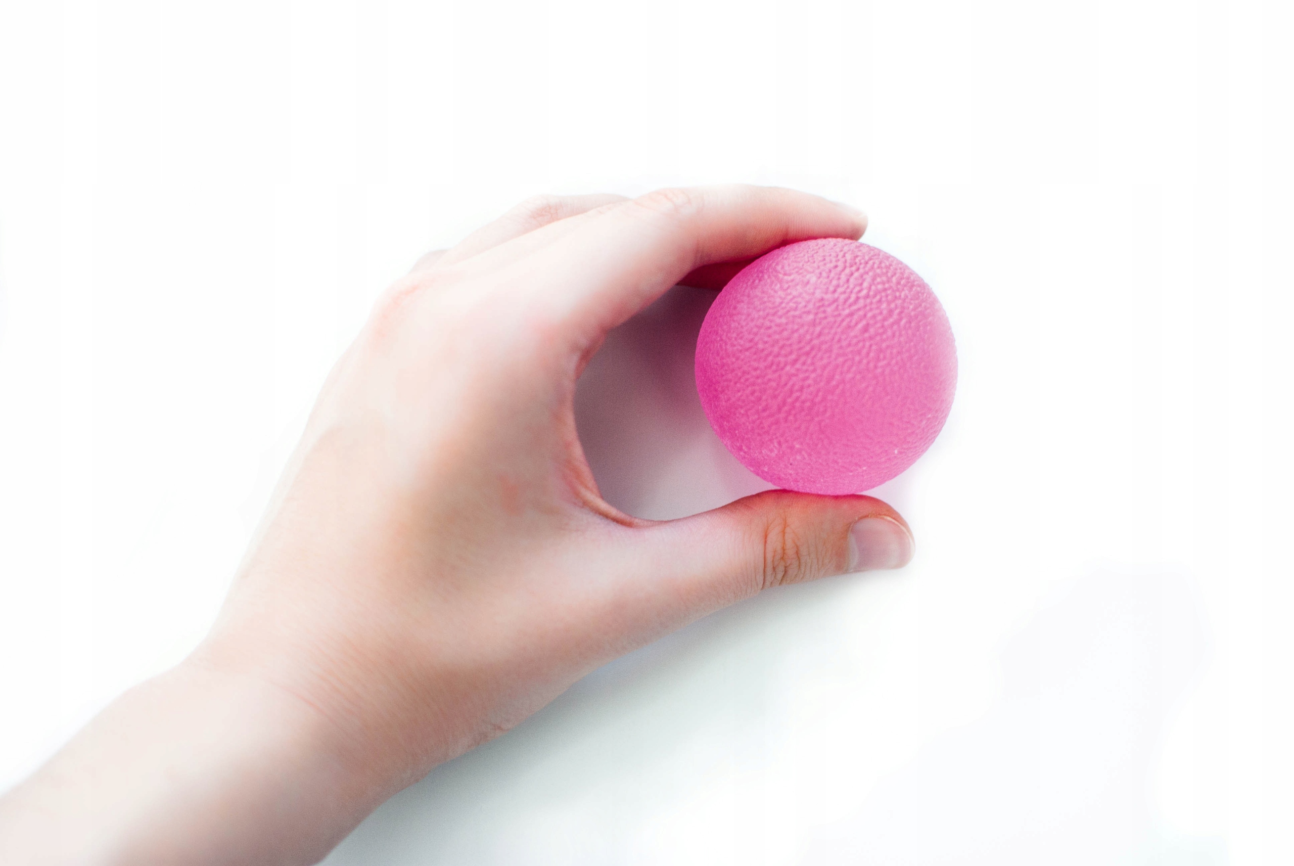 Piłeczka żelowa do rehabilitacji dłoni - Różowa dla zdrowia i relaksu
