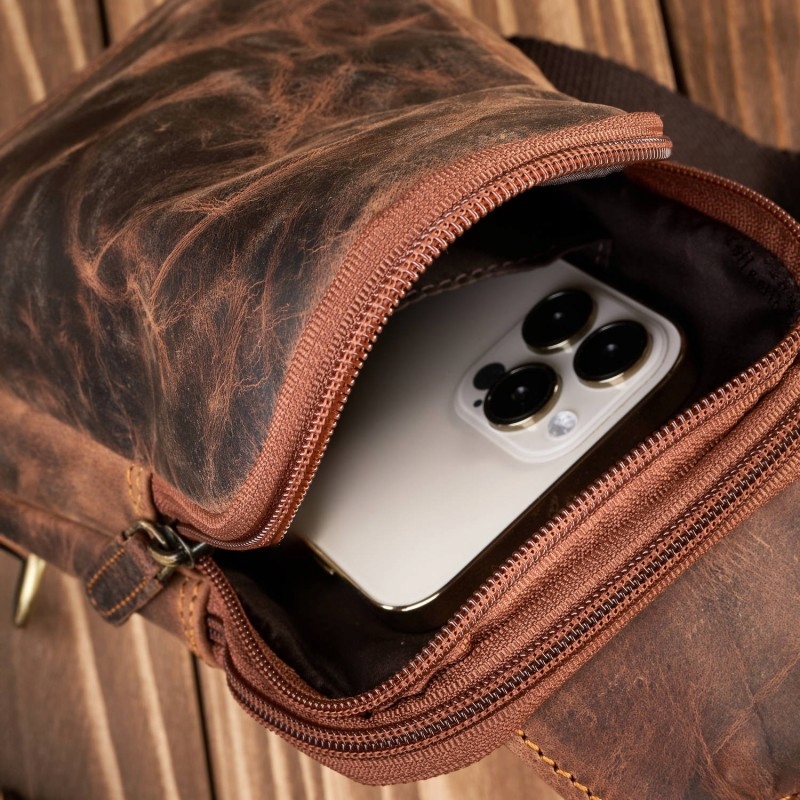 Dwie główne komory z zamkiem błyskawicznym – Bezpieczne przechowywanie