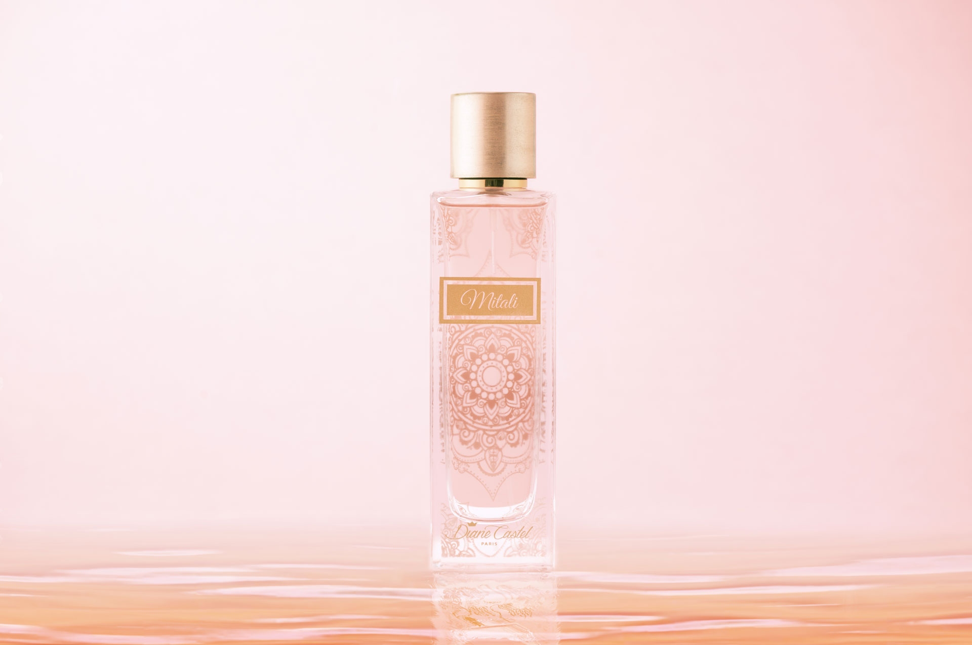 Serce zapachu: róża i drzewo cedrowe