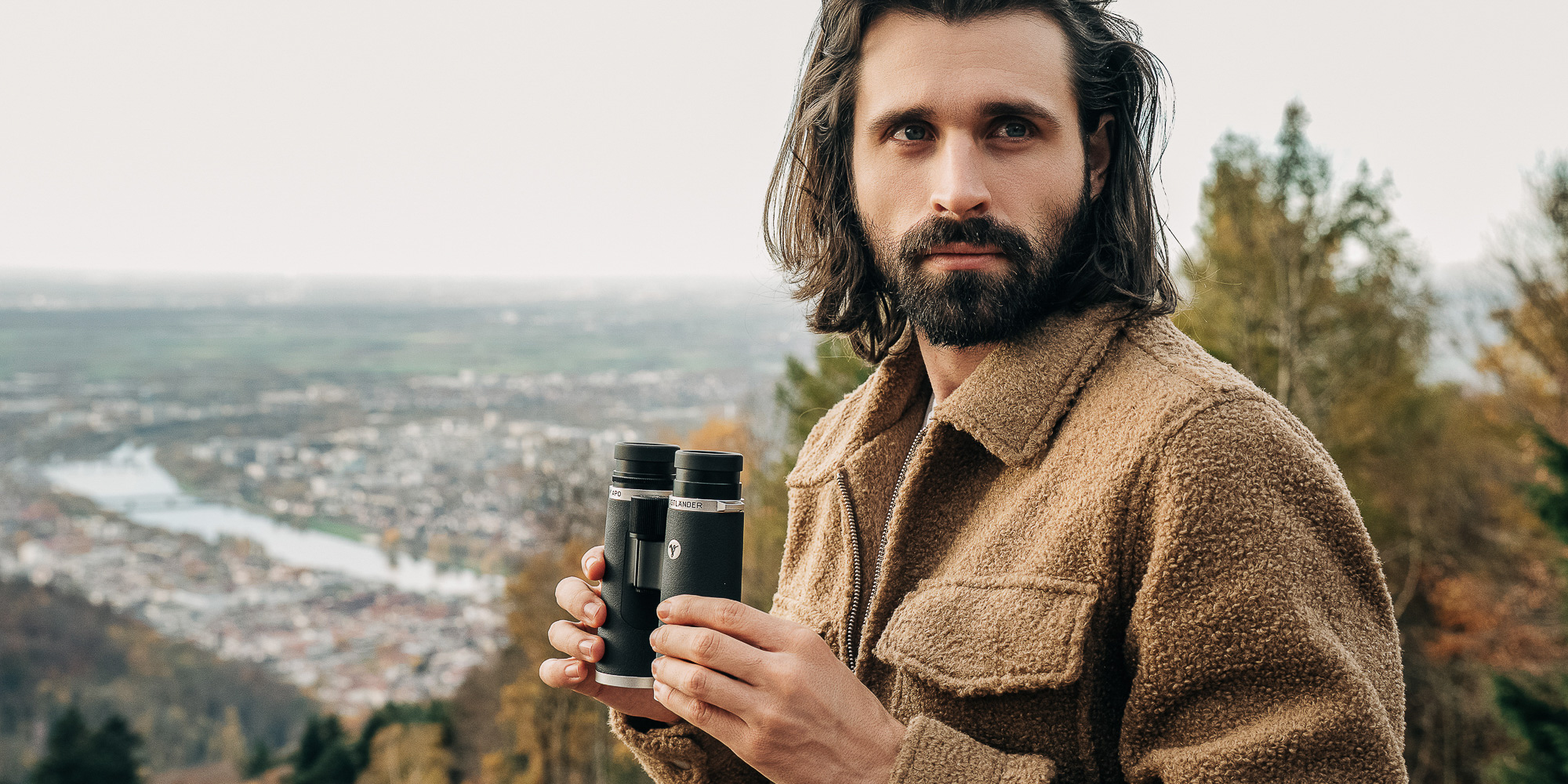 Lornetka Voigtlander Vienna 8x42 APO - Szerokie pole widzenia – 8,1º (142 m / 1000 m)