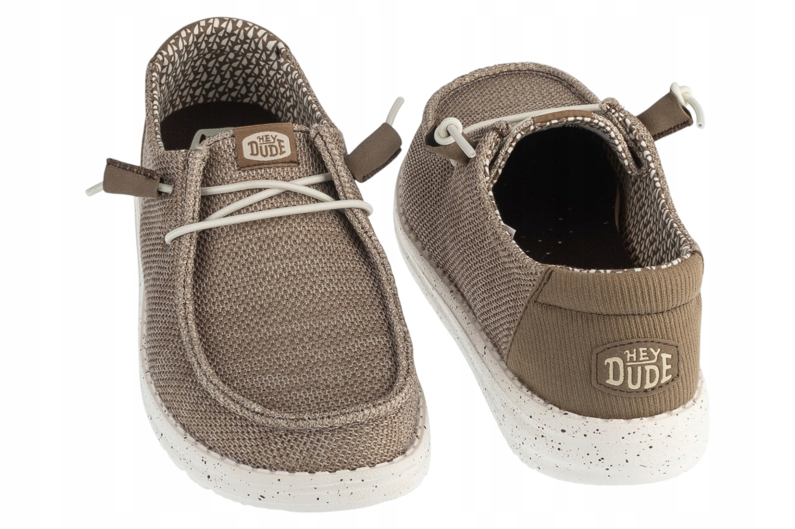 Brązowy kolor Walnut – Doskonałe dopasowanie do każdej stylizacji