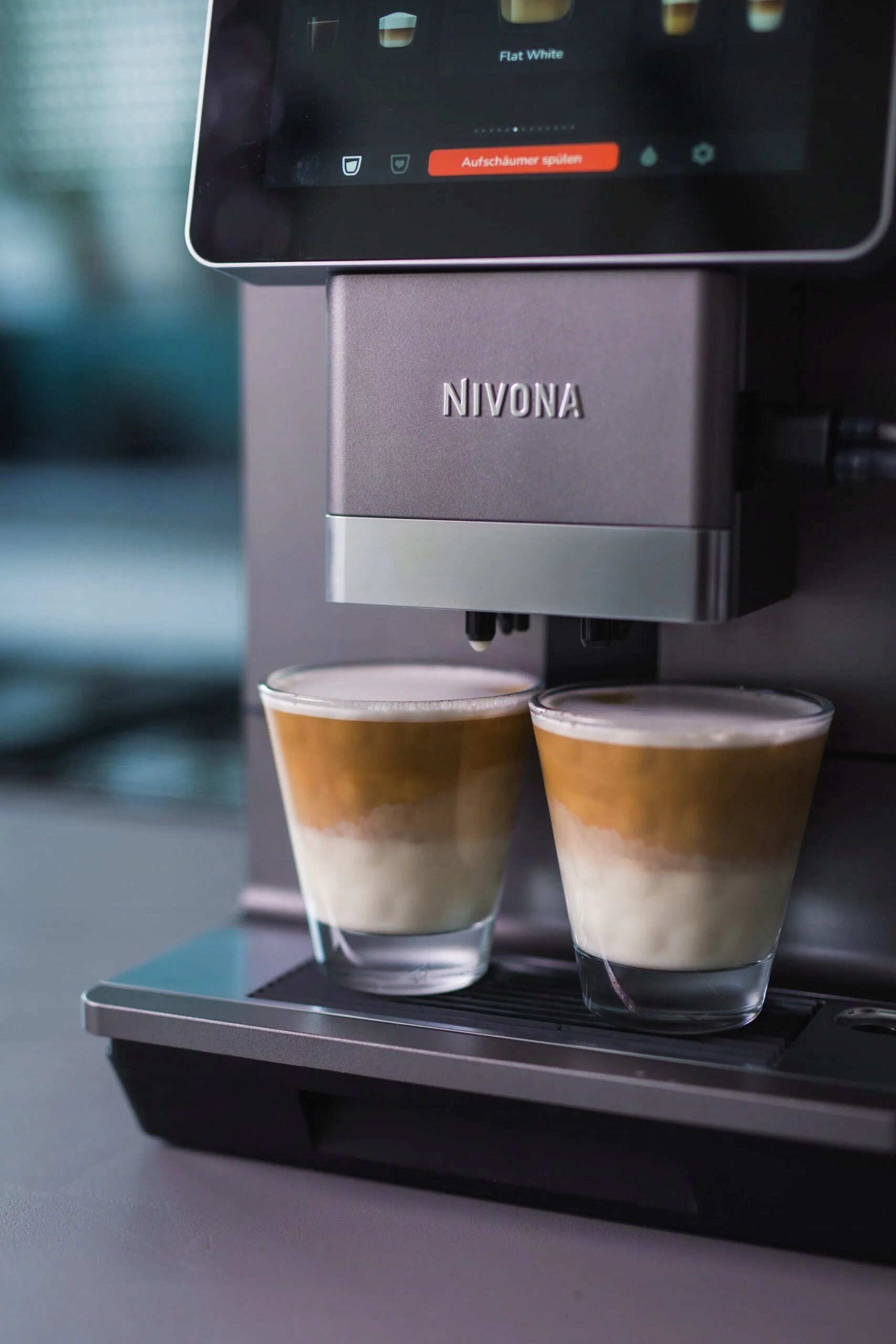 Duży zbiornik na wodę – 2,2 l dla nieprzerwanego parzenia