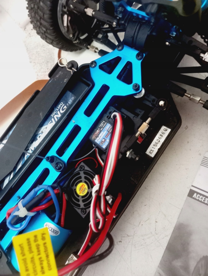 Regulowane zawieszenie i olejowe amortyzatory dla komfortu jazdy