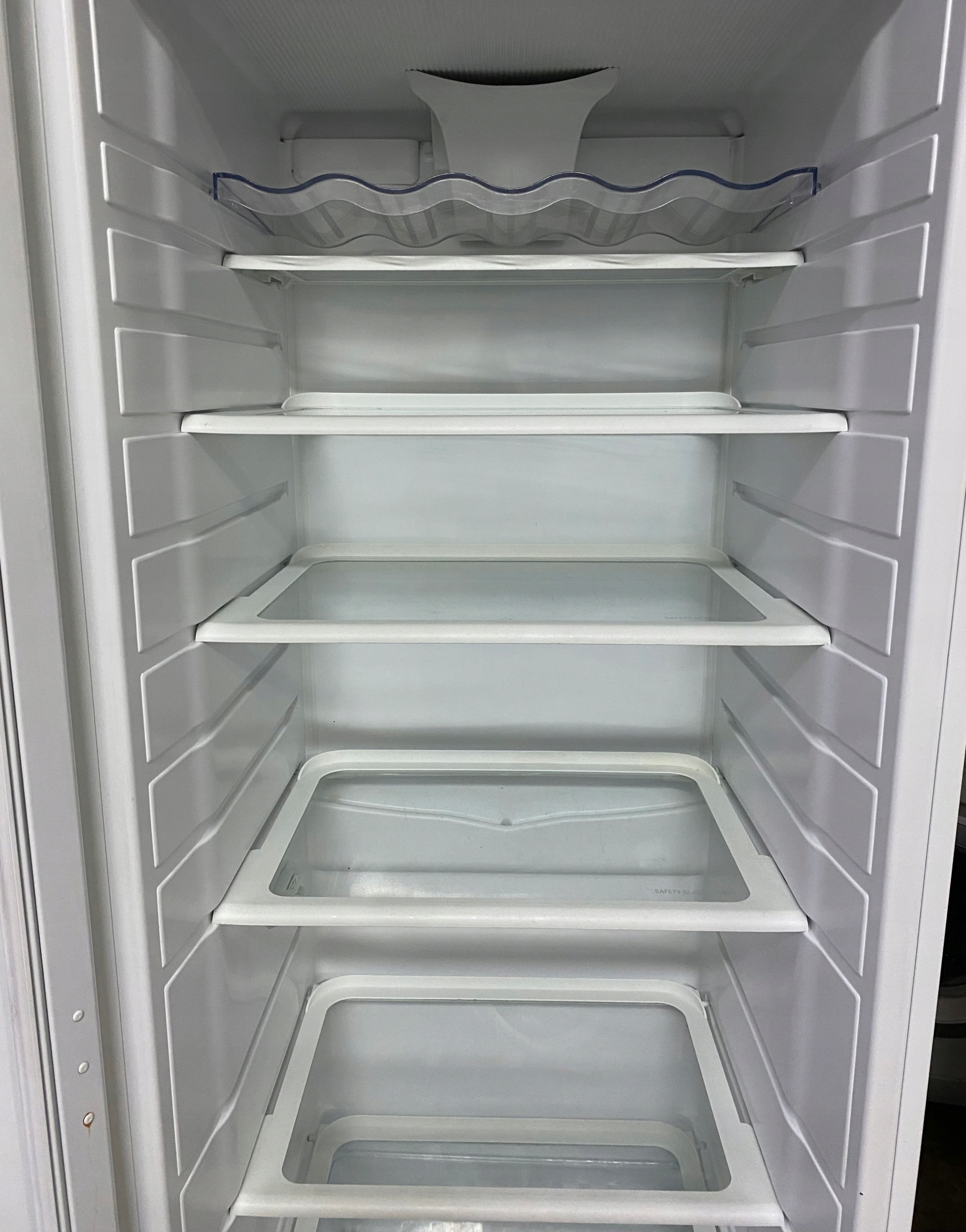 Przyciemniane drzwi z filtrem UV – Ochrona przed szkodliwym światłem