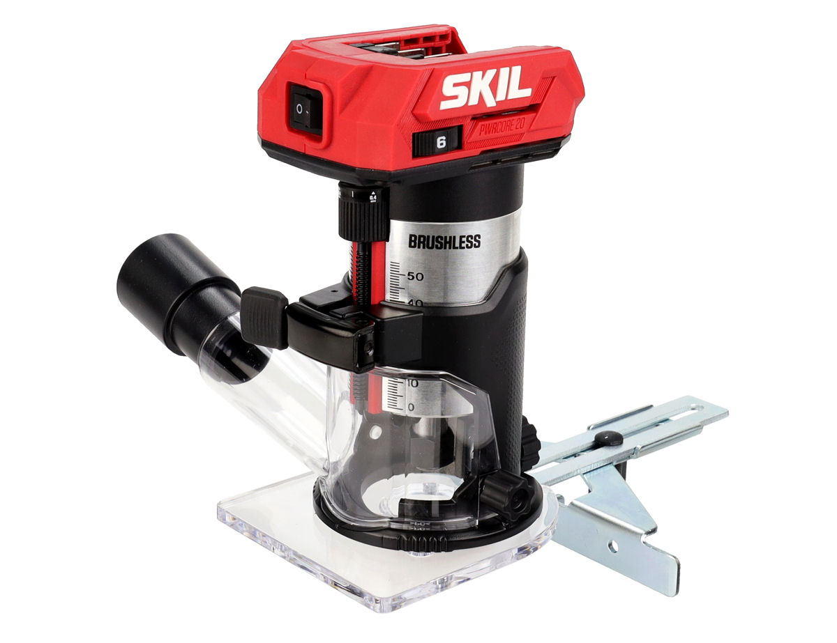 Możliwość podłączenia odkurzacza dla czystego miejsca pracy