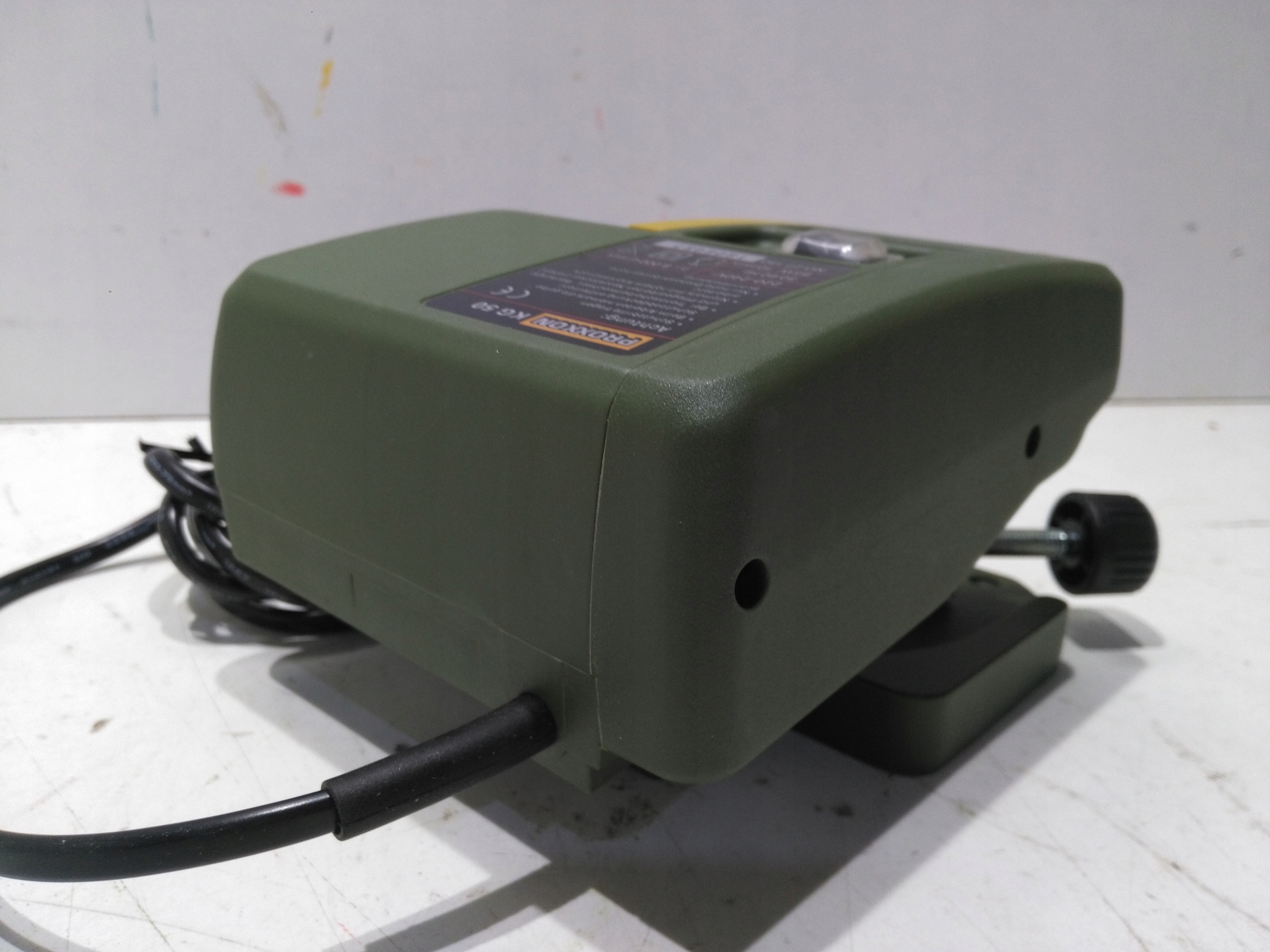 Regulowany ogranicznik cięcia dla większej precyzji