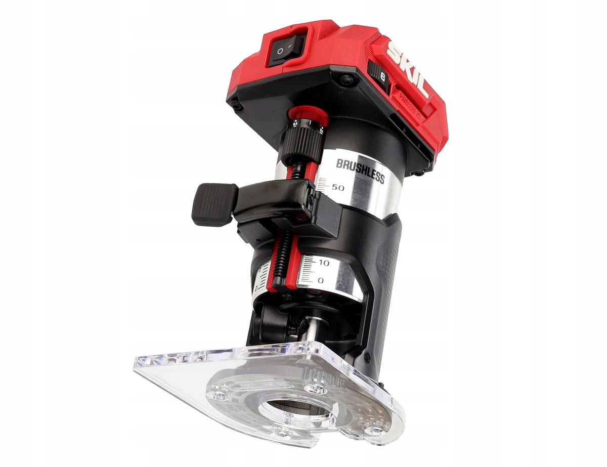 Akcesoria w zestawie: uchwyty i prowadnica równoległa