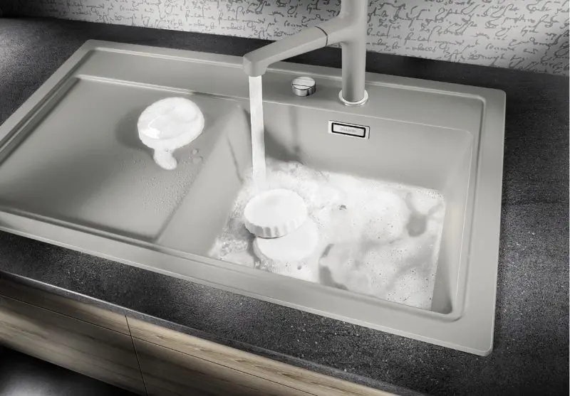 Automatyczny korek i system odpływowy InFino – Wygoda i łatwość w utrzymaniu czystości