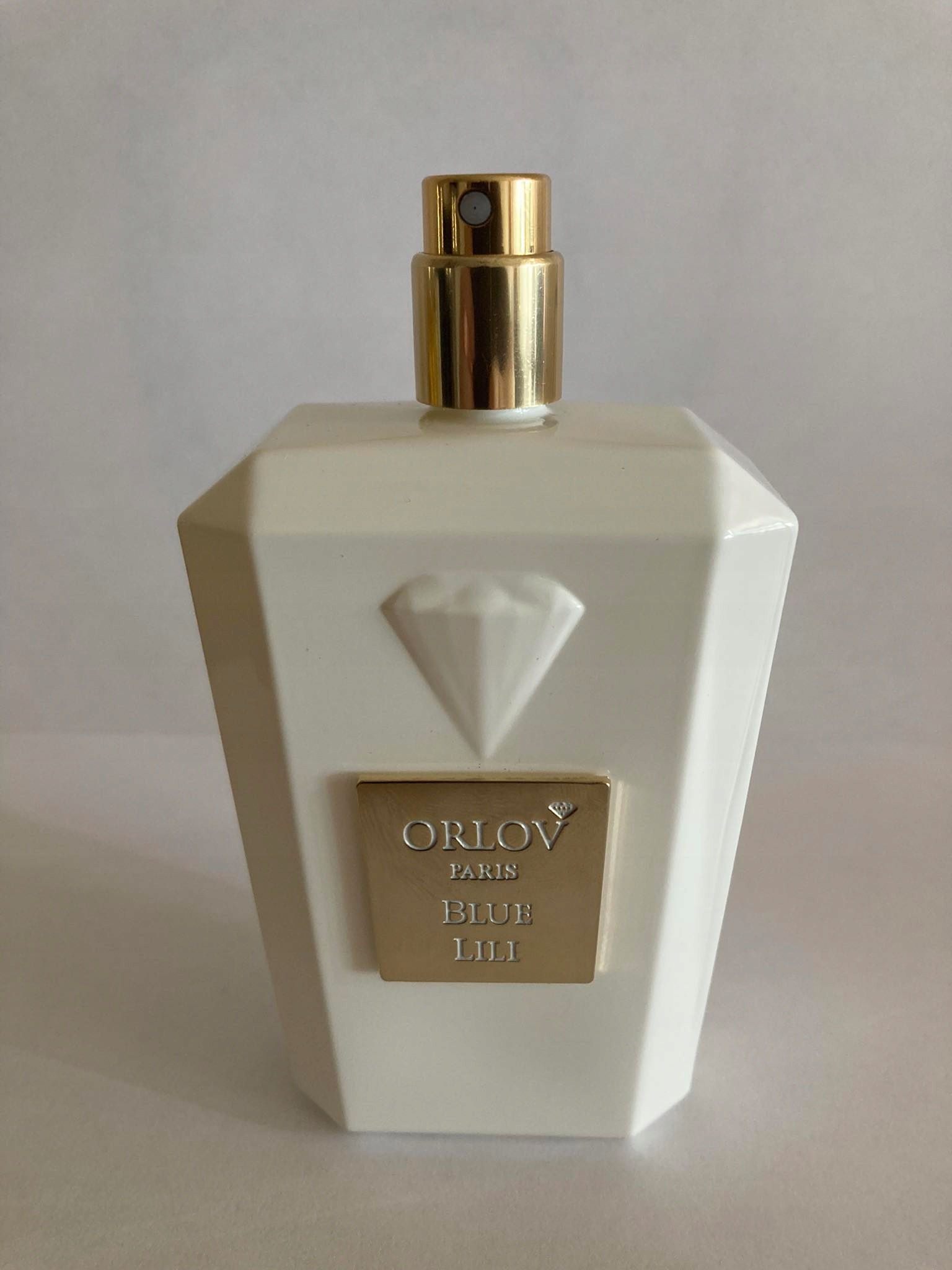 Elegancja i świeżość w każdej kropli