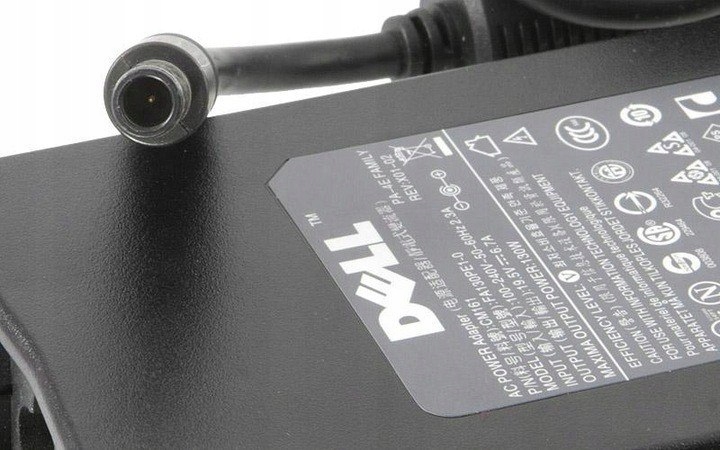 Napięcie i natężenie – 19.5V i 9.23A dla optymalnej wydajności