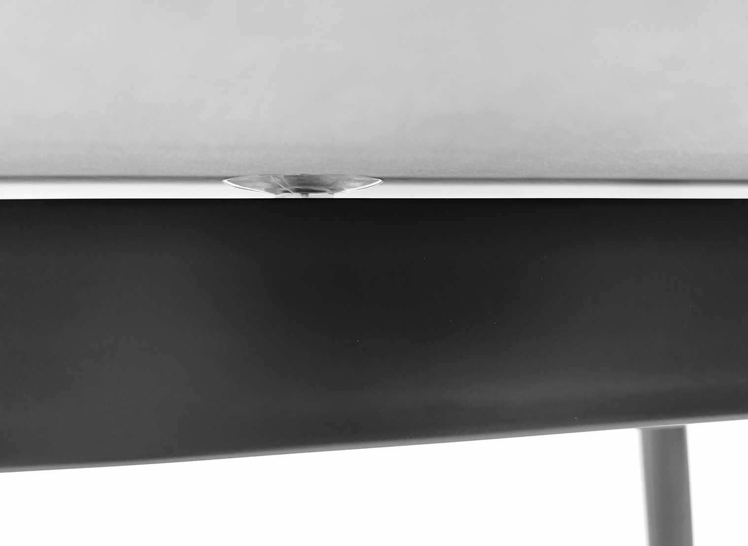 Stabilna stalowa konstrukcja i odporność na zarysowania