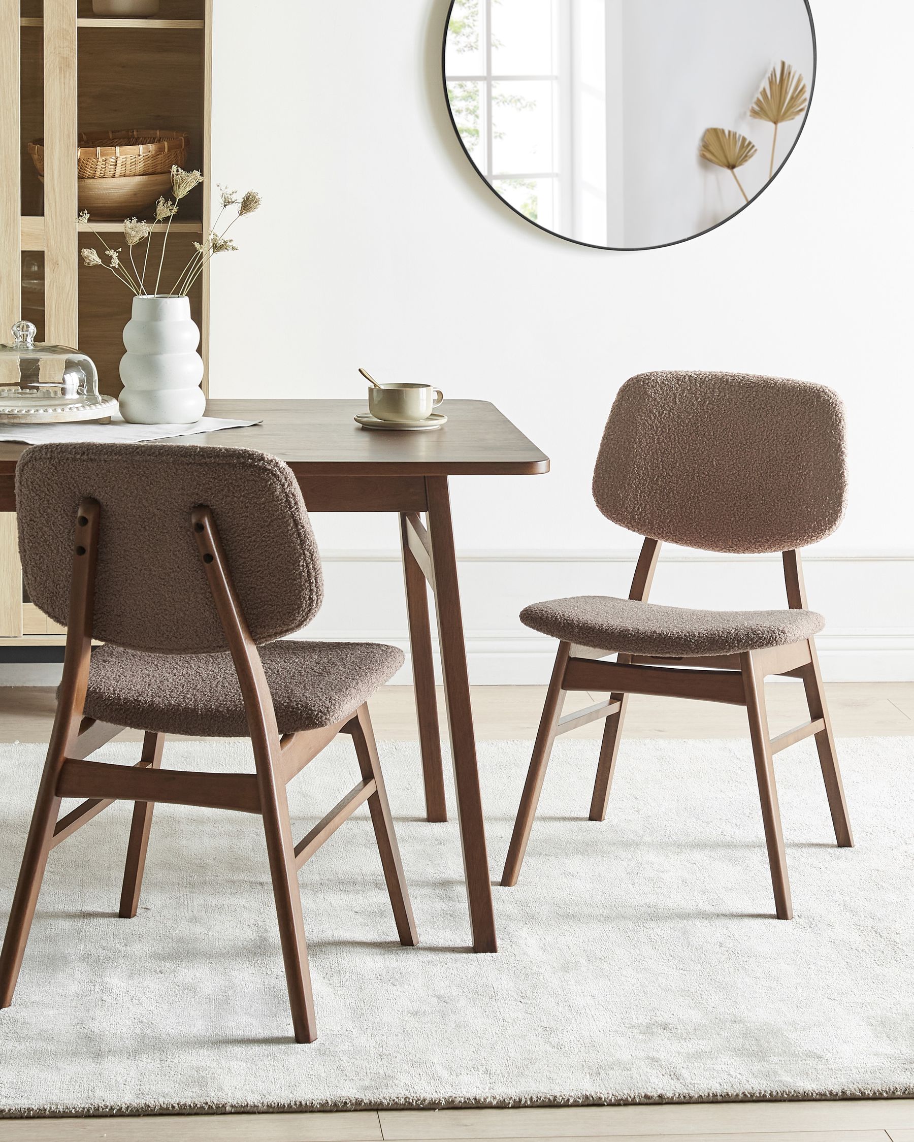 Siedzisko i oparcie obite tkaniną bouclée