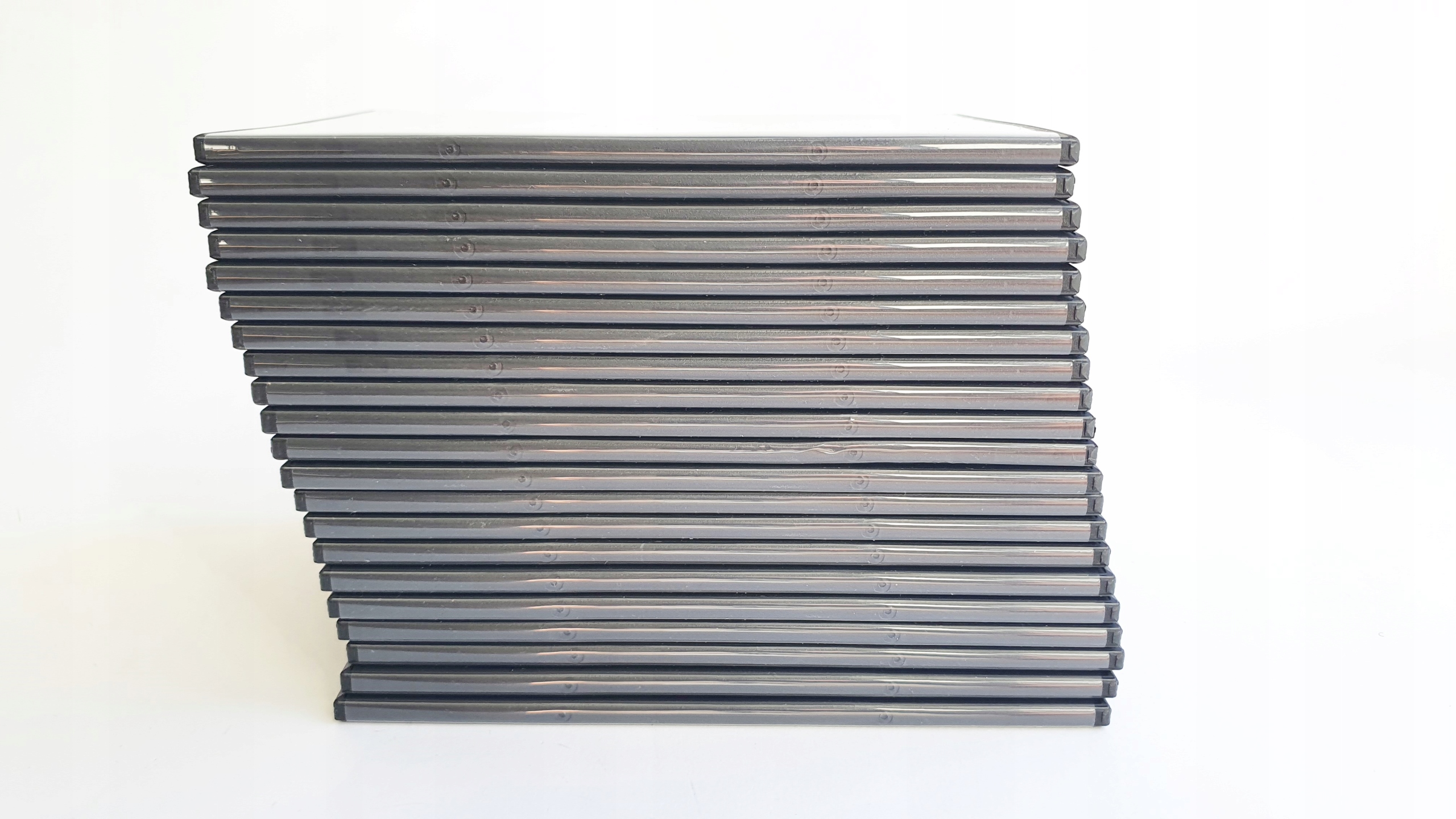 Oszczędność miejsca dzięki cienkim pudełkom