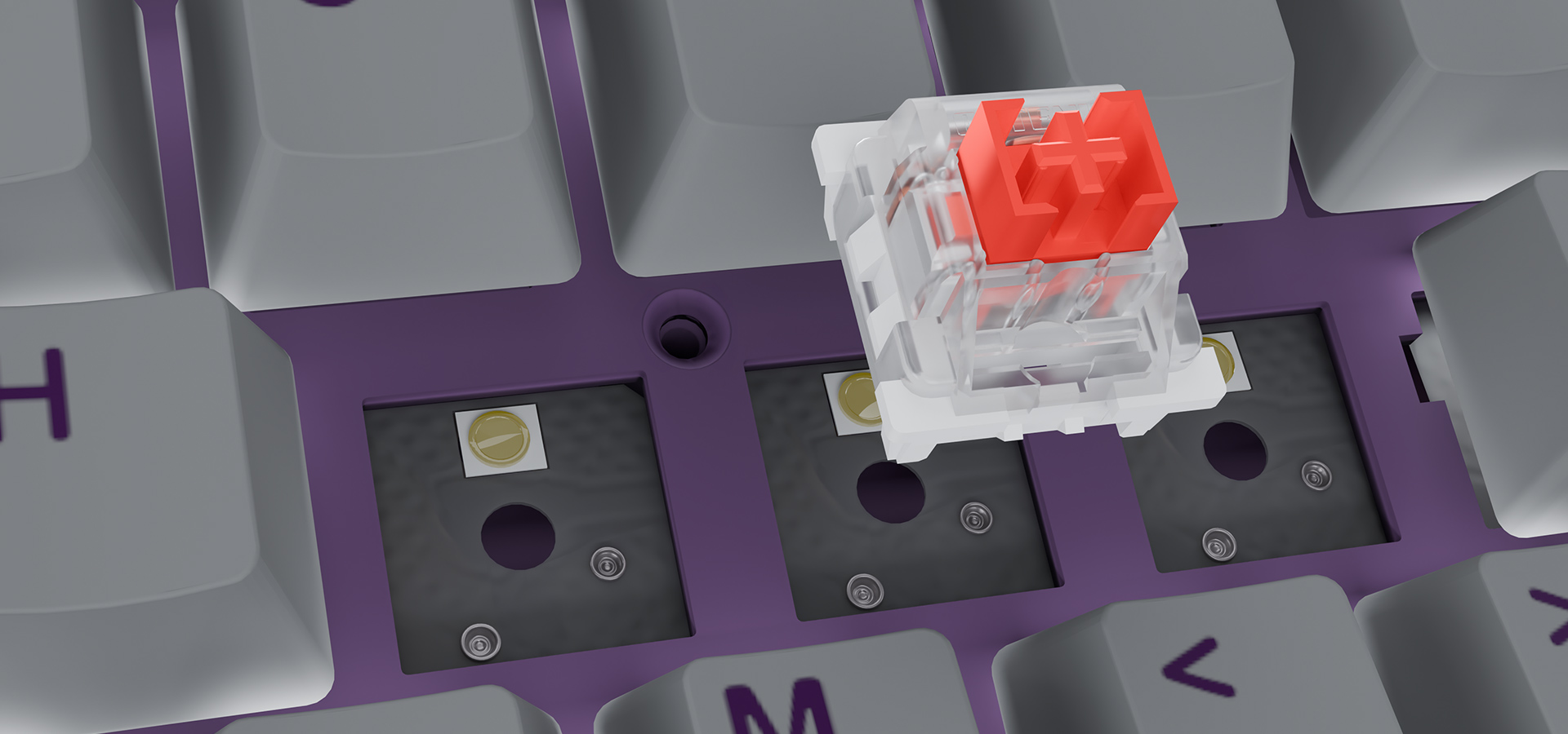 Czerwony mechaniczny przełącznik klawiszy nad fioletową klawiaturą z odsłoniętymi slotami.