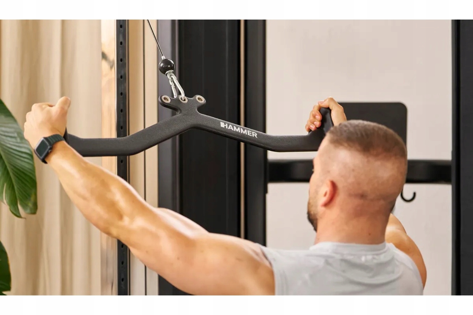 Szeroka pozycja chwytu dla lepszej swobody ruchu