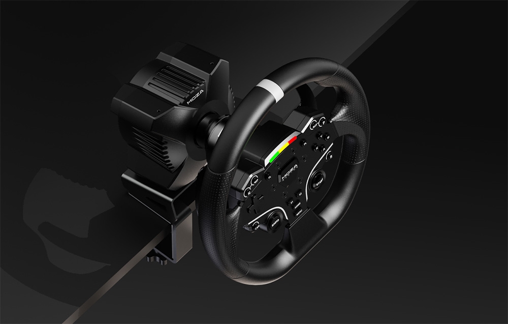 Widok z góry na kierownicę gamingową MOZA przymocowaną do bazy MOZA.