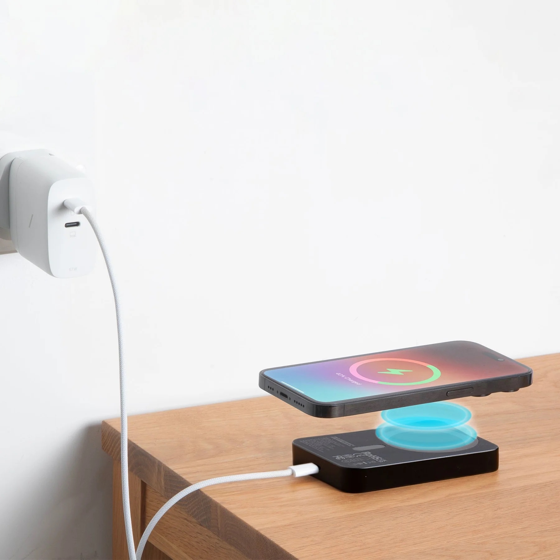 Szybkie ładowanie bezprzewodowe Qi2 i przewodowe USB-C