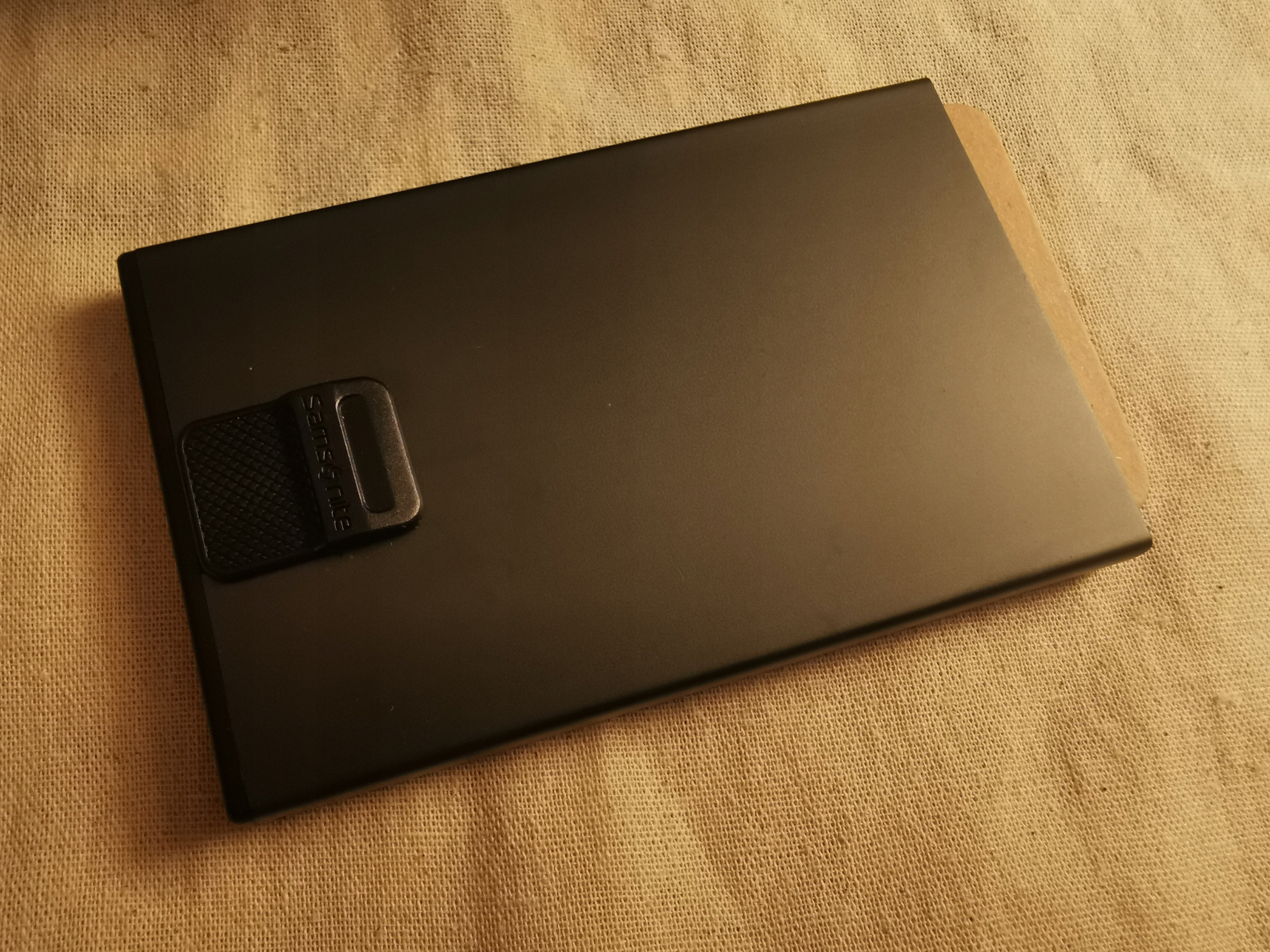 Wymiary i detale portfela Samsonite Alu Fit