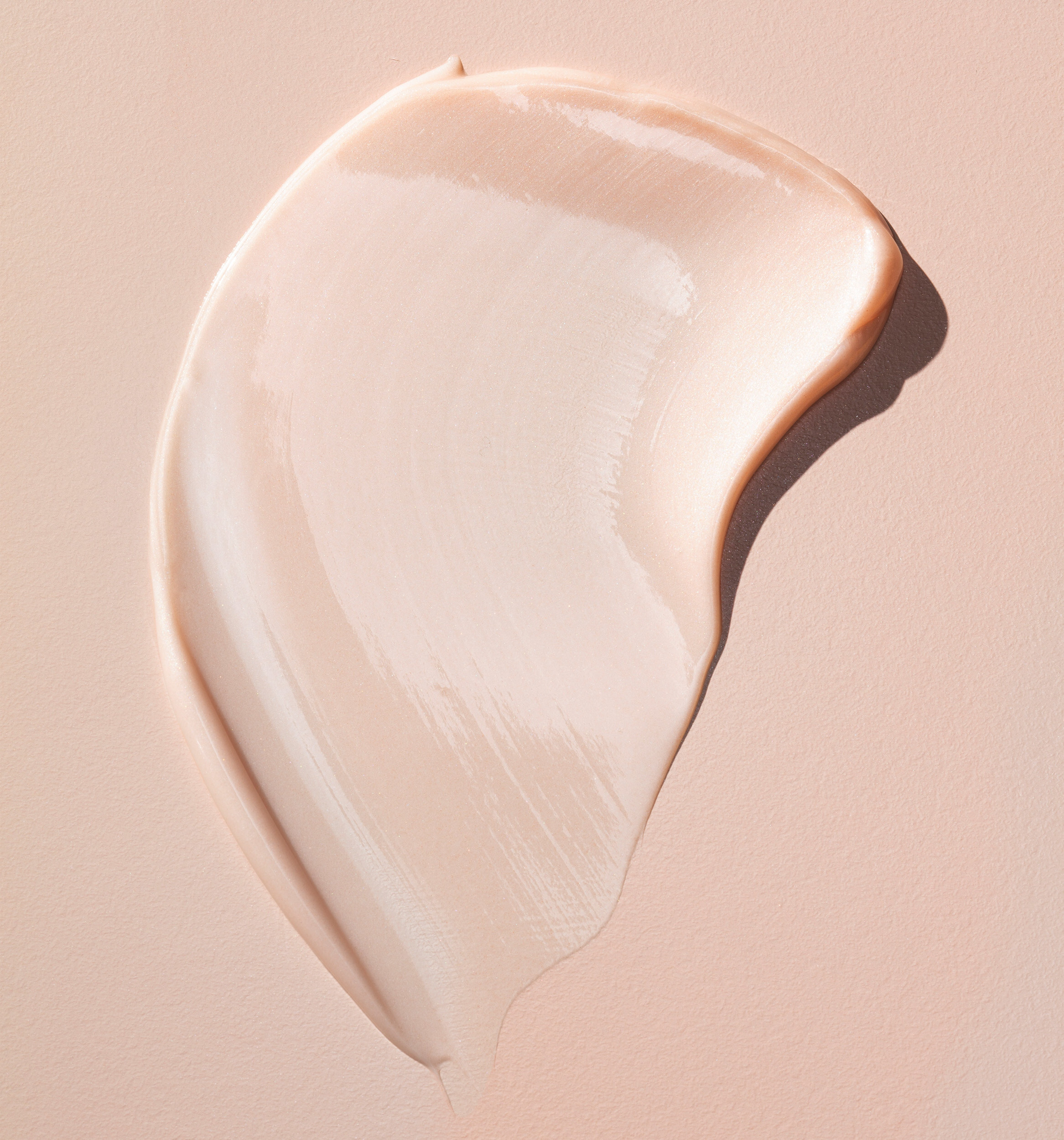 Rozświetlający efekt i naturalny blask cery