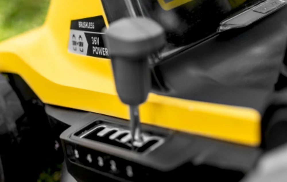 Regulacja wysokości cięcia – 5-stopniowe dostosowanie od 25 do 65 mm