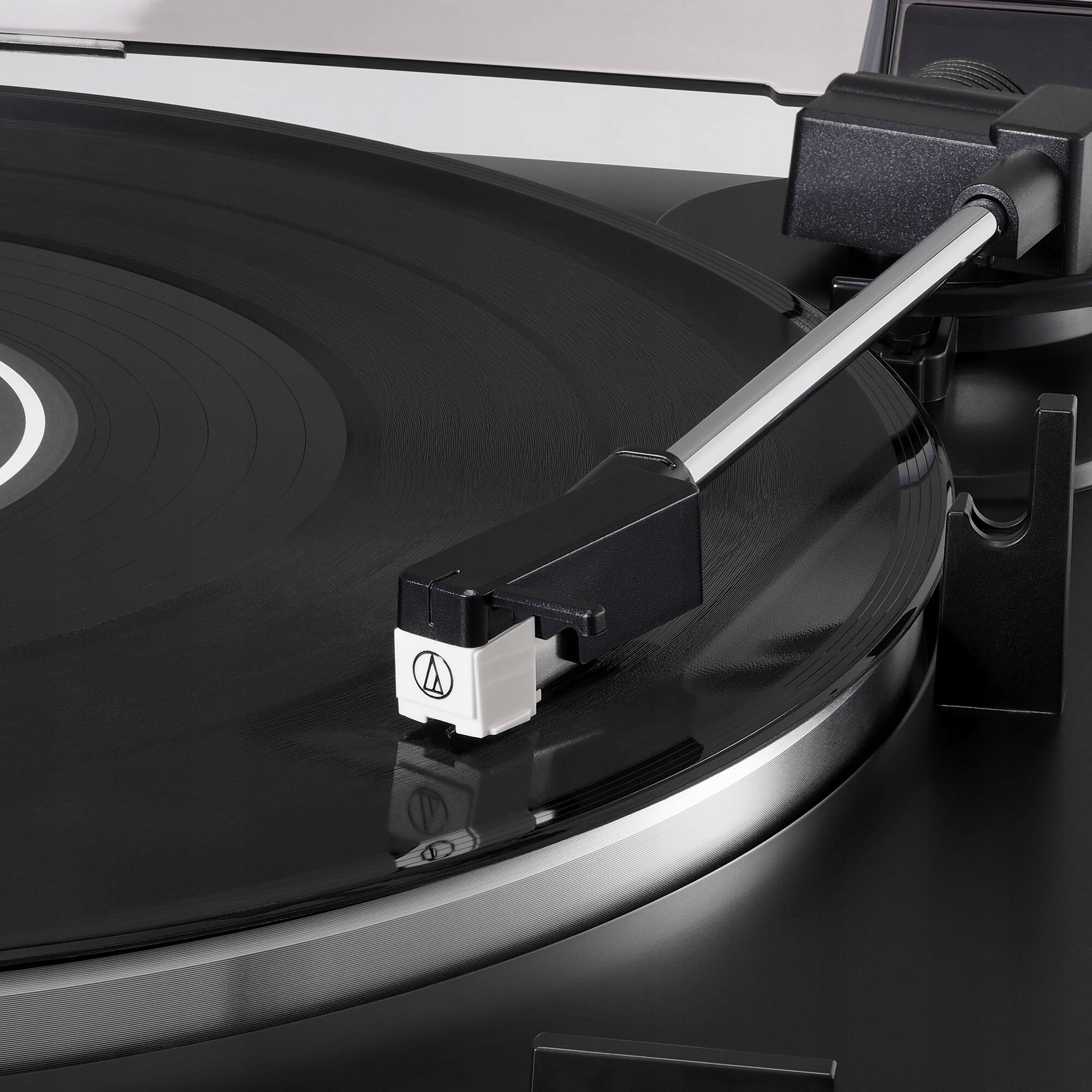 Automatyczny gramofon z napędem paskowym