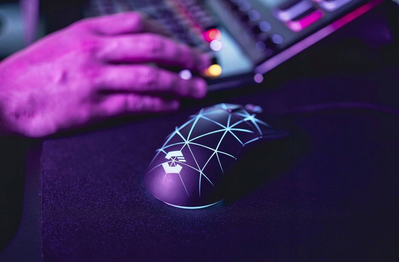 Mysz Speedlink CORAX – Idealna do gier z podświetleniem LED