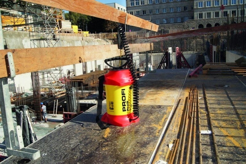 Opryskiwacz budowlany Profi Plus 8 l, 3 bar – Idealny do olejowania i impregnacji