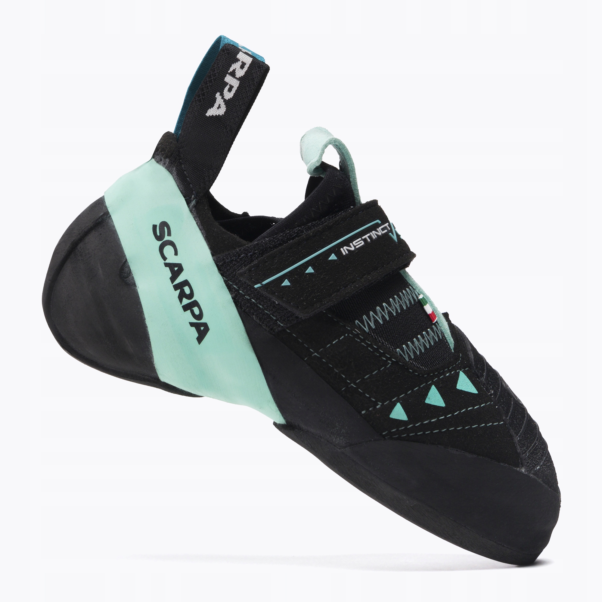 Komfortowe dopasowanie dzięki szerokiej cholewce