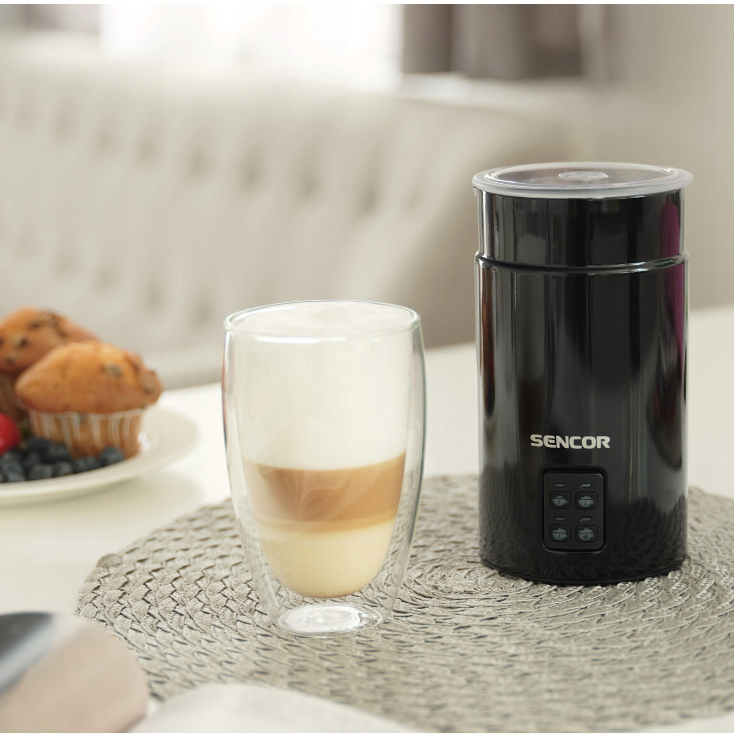 Profesjonalne przygotowanie pianki do latte i cappuccino