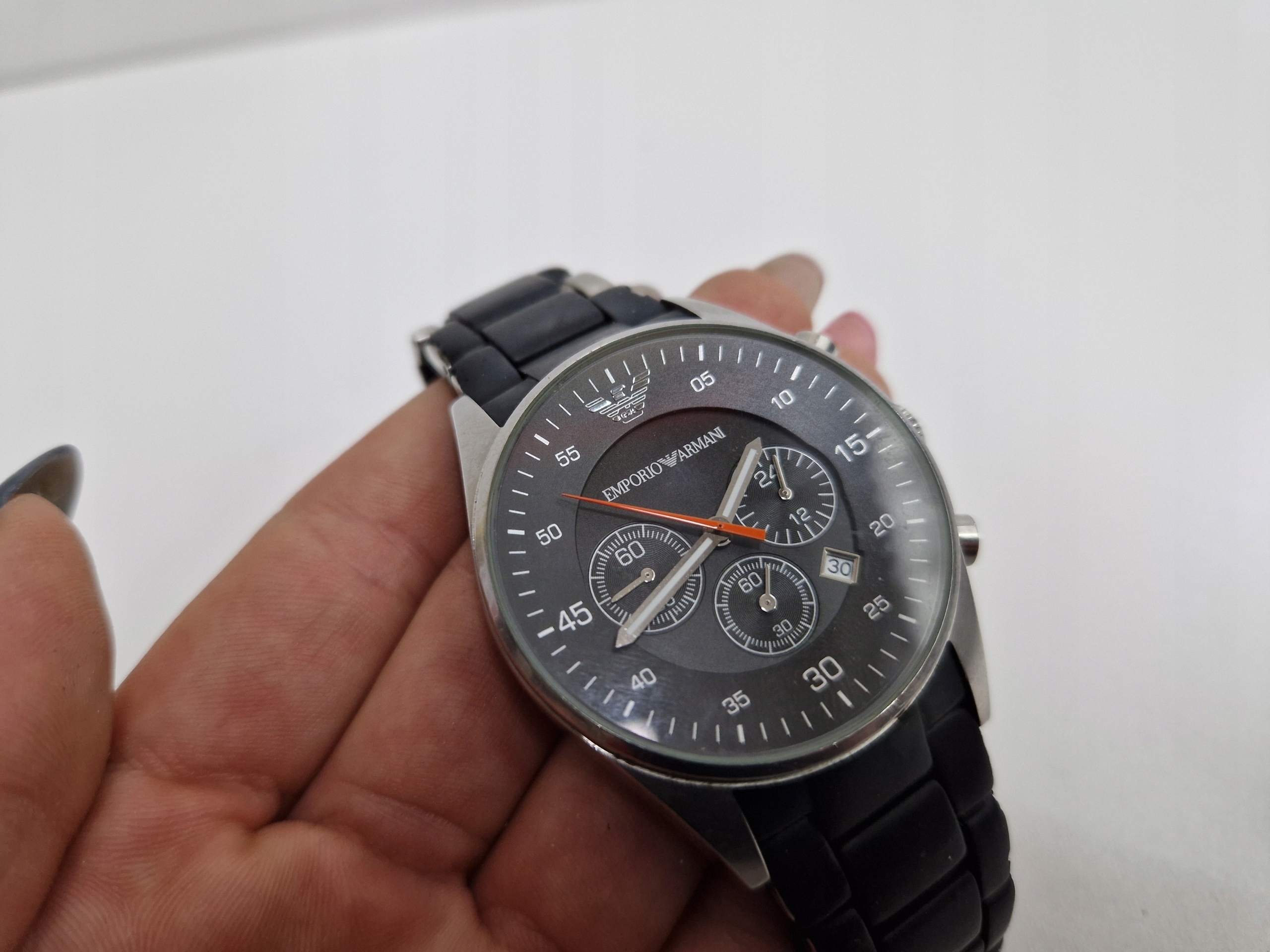 Chronograph AR5858 – Elegancja i precyzja w jednym
