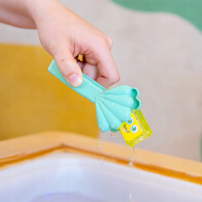 Elementy zestawu: sitko, chwytak i szczypce