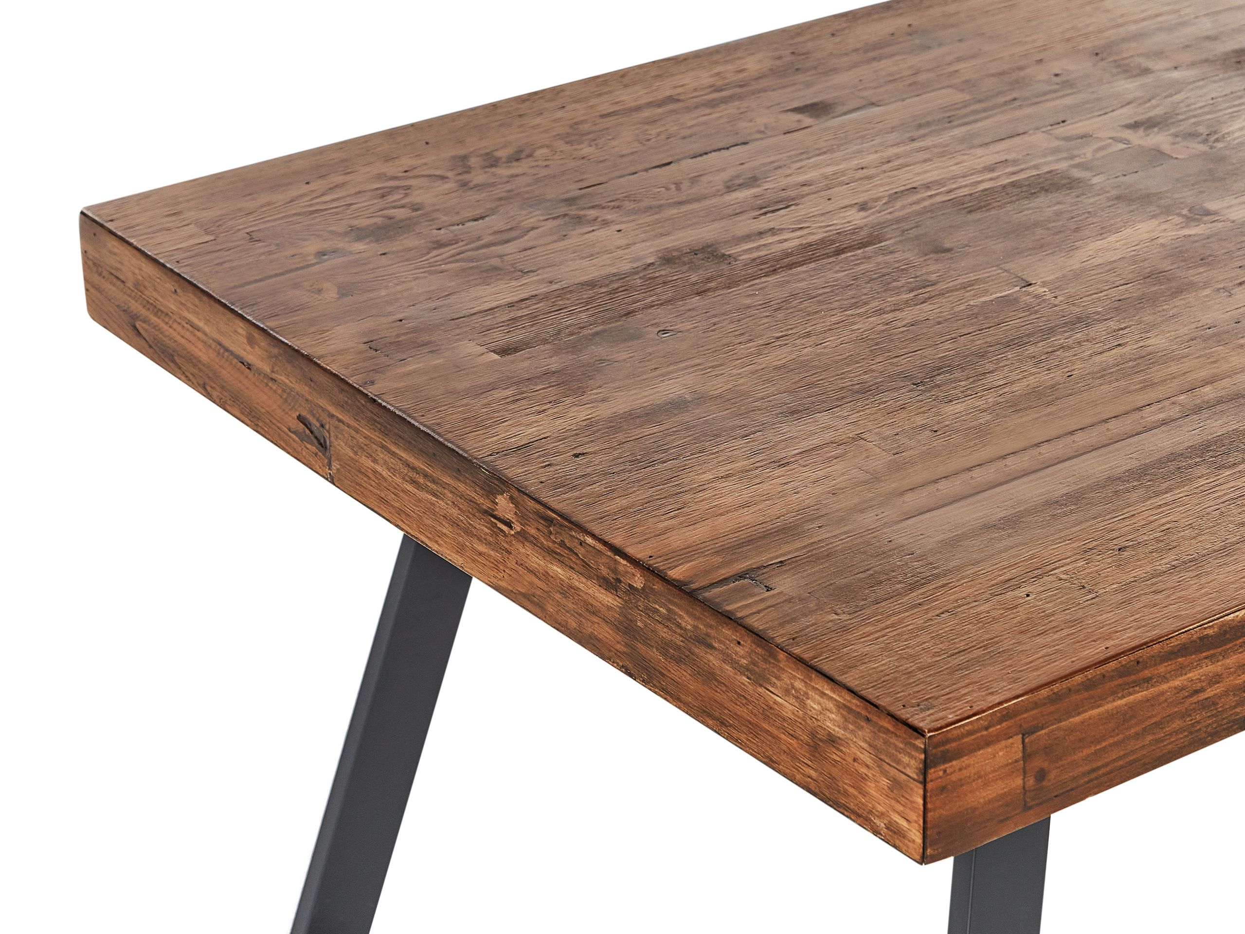 Wytrzymała konstrukcja z drewna sosnowego i MDF