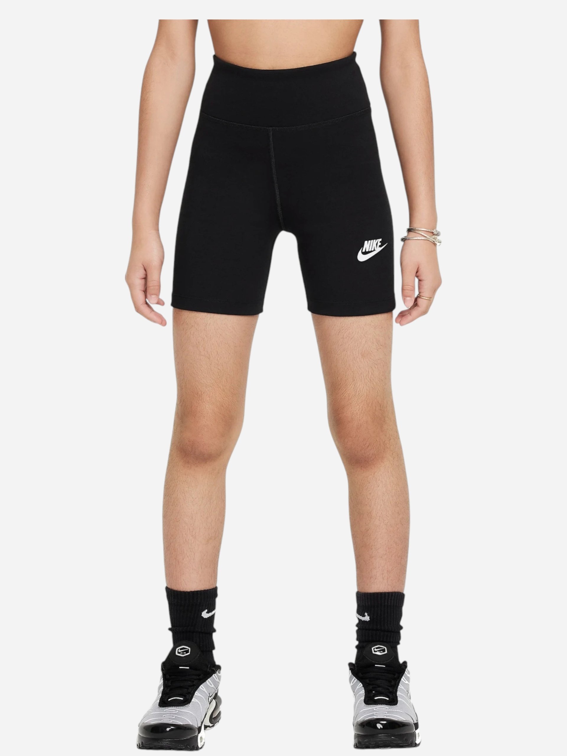 Nike tamprės mergaitėms NSW CLSSC 5IN – Stylowe i funkcjonalne spodenki dla aktywnych dziewczynek