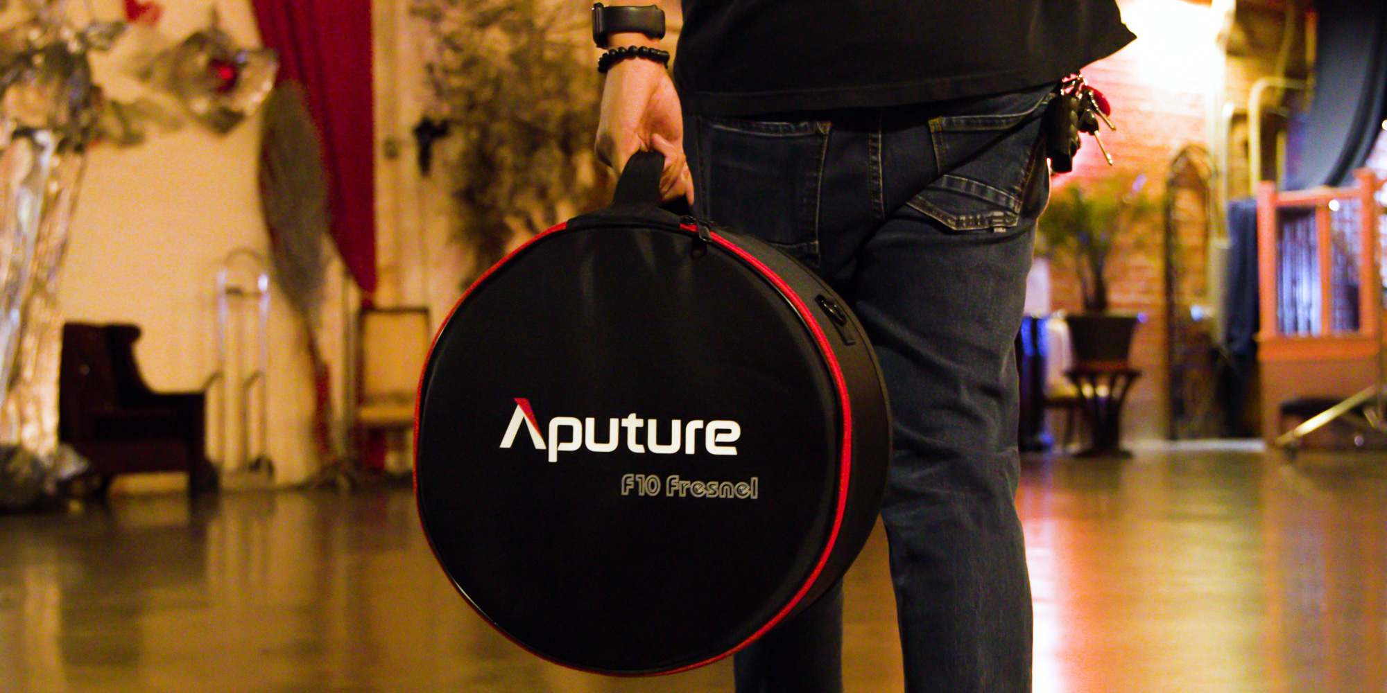 Soczewka Aputure F10 Fresnel - Torba transportowa w zestawie