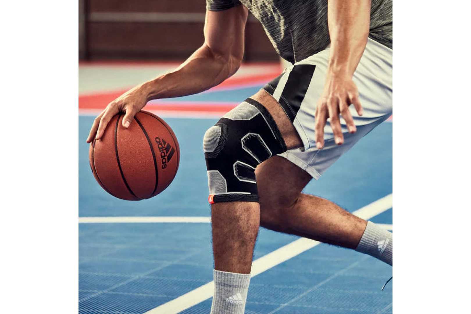 Uniwersalny rozmiar pasujący na obie nogi